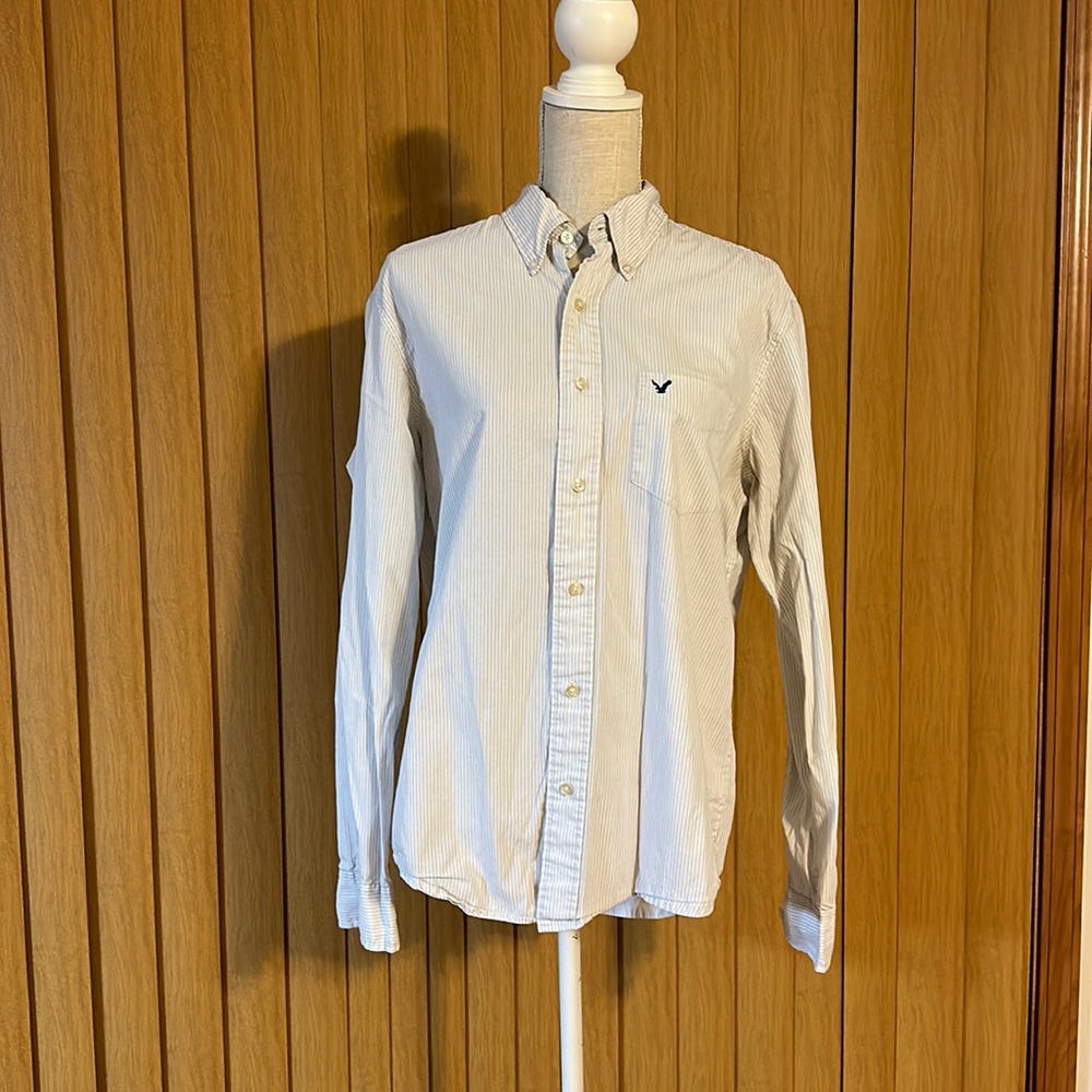 Men’s American Eagle button down shirt, size medium
